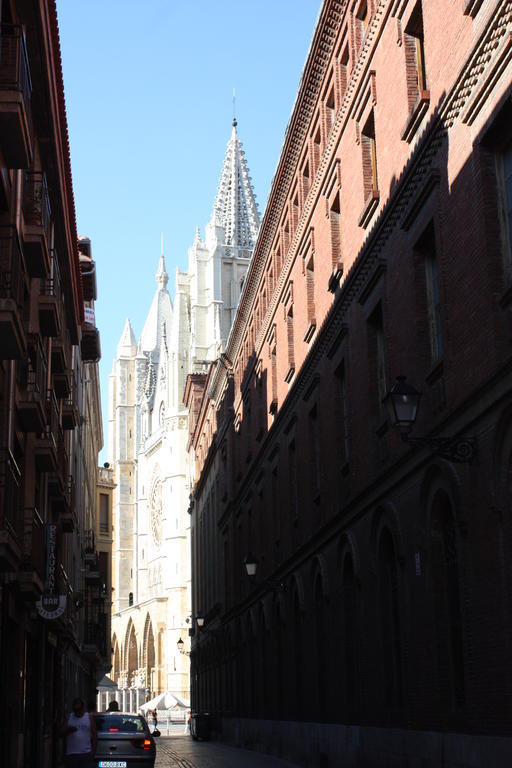 Apartamento La Cenicienta Catedral León Zimmer foto